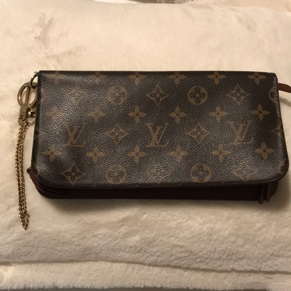 Louis Vuitton Handbags - Authentic Louis Vuitton Insolite w Chain Beautiful